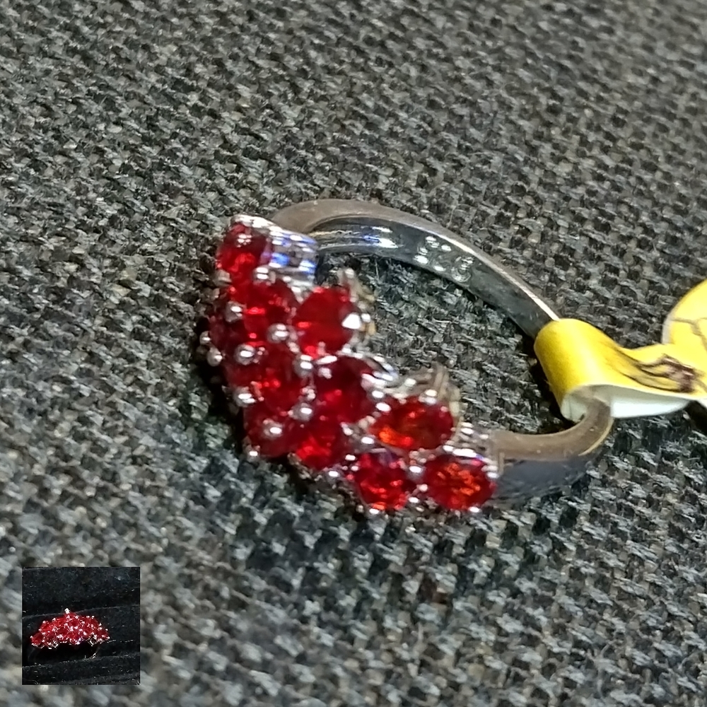 🛑 LOWEST PRICE🛑WOW! *MOZAMBIQUE GARNET CLUSTER RING. FLOWER MOTIF. SIZE 6.5.